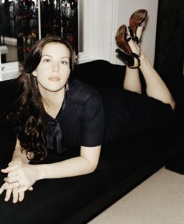 Liv Tyler feet photo thumbnail