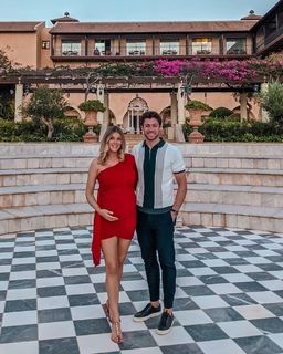 Ashley James feet photo thumbnail