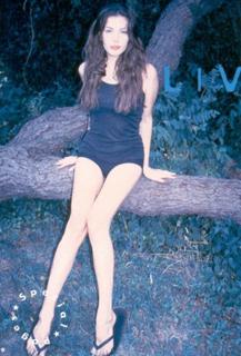 Liv Tyler feet photo thumbnail
