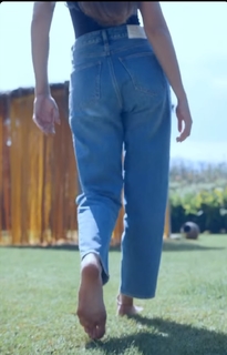 Serenay Sarikaya feet photo thumbnail