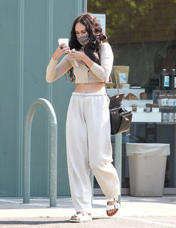 Rumer Willis feet photo thumbnail