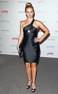 Reese Witherspoon feet photo thumbnail