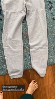 JoJo feet photo thumbnail
