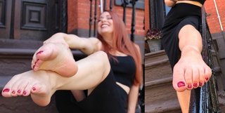 Rebecca Berardi feet photo thumbnail