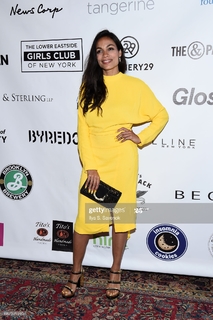 Rosario Dawson feet photo thumbnail