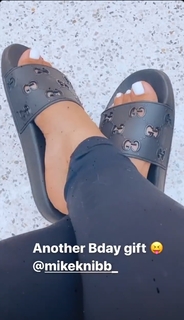 Queen Naija feet photo thumbnail