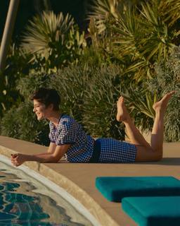 Selma Blair feet photo thumbnail