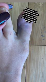 Gabbie Hanna feet photo thumbnail