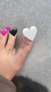 Gabbie Hanna feet photo thumbnail