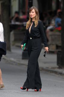 Olivia Wilde feet photo thumbnail