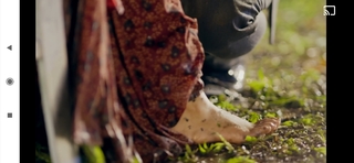 Anushka Sen feet photo thumbnail