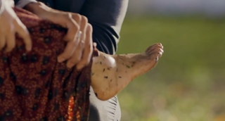 Anushka Sen feet photo thumbnail