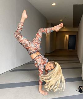 Lele Pons feet photo thumbnail