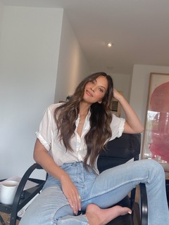 Olivia Munn feet photo thumbnail