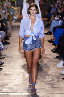 Taylor Hill feet photo thumbnail