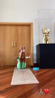 Cristina Pedroche feet photo thumbnail