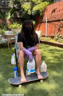 Kesha feet photo thumbnail
