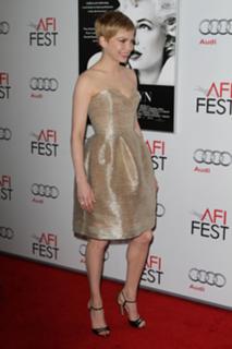 Michelle Williams feet photo thumbnail