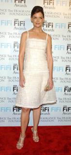 Katie Holmes feet photo thumbnail