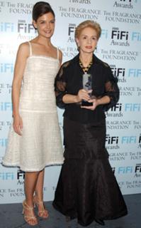 Katie Holmes feet photo thumbnail