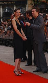 Katie Holmes feet photo thumbnail