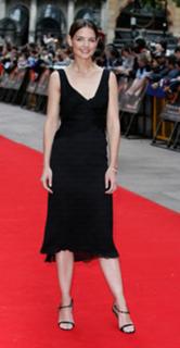 Katie Holmes feet photo thumbnail