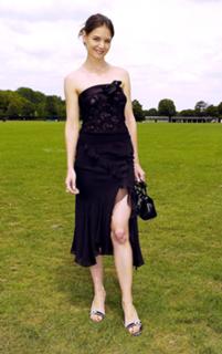 Katie Holmes feet photo thumbnail