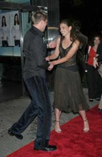 Katie Holmes feet photo thumbnail
