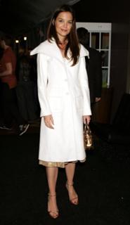 Katie Holmes feet photo thumbnail