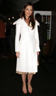 Katie Holmes feet photo thumbnail