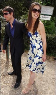 Katie Holmes feet photo thumbnail
