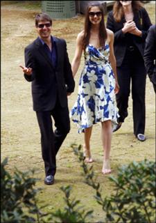 Katie Holmes feet photo thumbnail