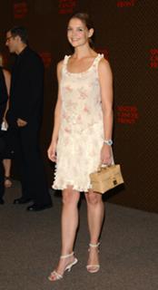 Katie Holmes feet photo thumbnail
