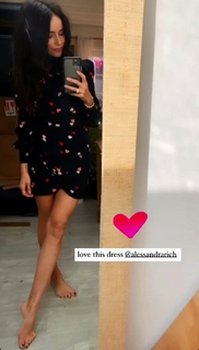 Abigail Spencer feet photo thumbnail