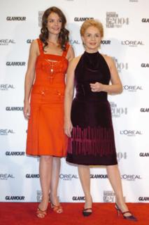 Katie Holmes feet photo thumbnail