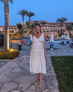 Ashley James feet photo thumbnail