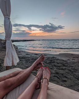 Ashley James feet photo thumbnail