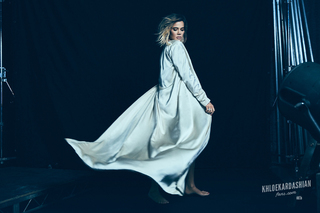 Khloé Kardashian feet photo thumbnail
