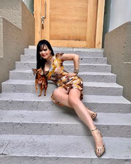 Maribel Guardia feet photo thumbnail