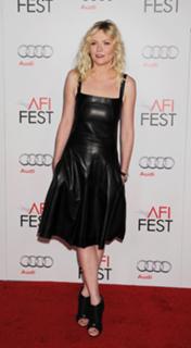 Kirsten Dunst feet photo thumbnail