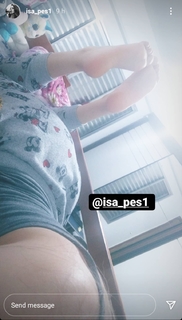 Isa Pes feet photo thumbnail