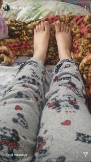 Isa Pes feet photo thumbnail