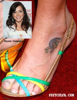 Alyson Hannigan feet photo thumbnail