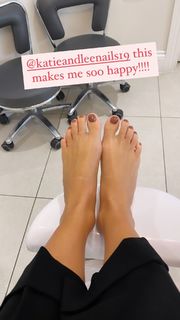 Lucy Mecklenburgh feet photo thumbnail