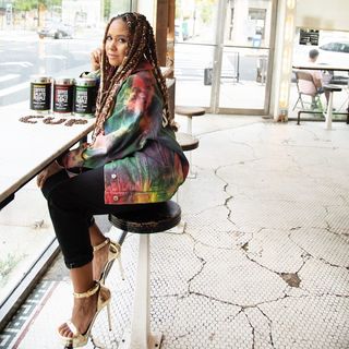 Angela Yee feet photo thumbnail