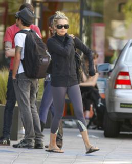 Ashley Tisdale feet photo thumbnail