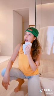 Thalía feet photo thumbnail