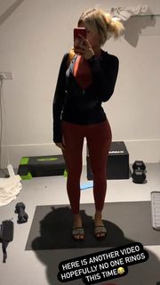 Chloe Ferry feet photo thumbnail