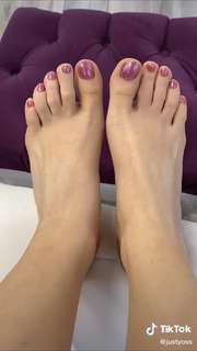Yoseline Hoffman feet photo thumbnail