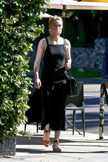 Amber Heard feet photo thumbnail